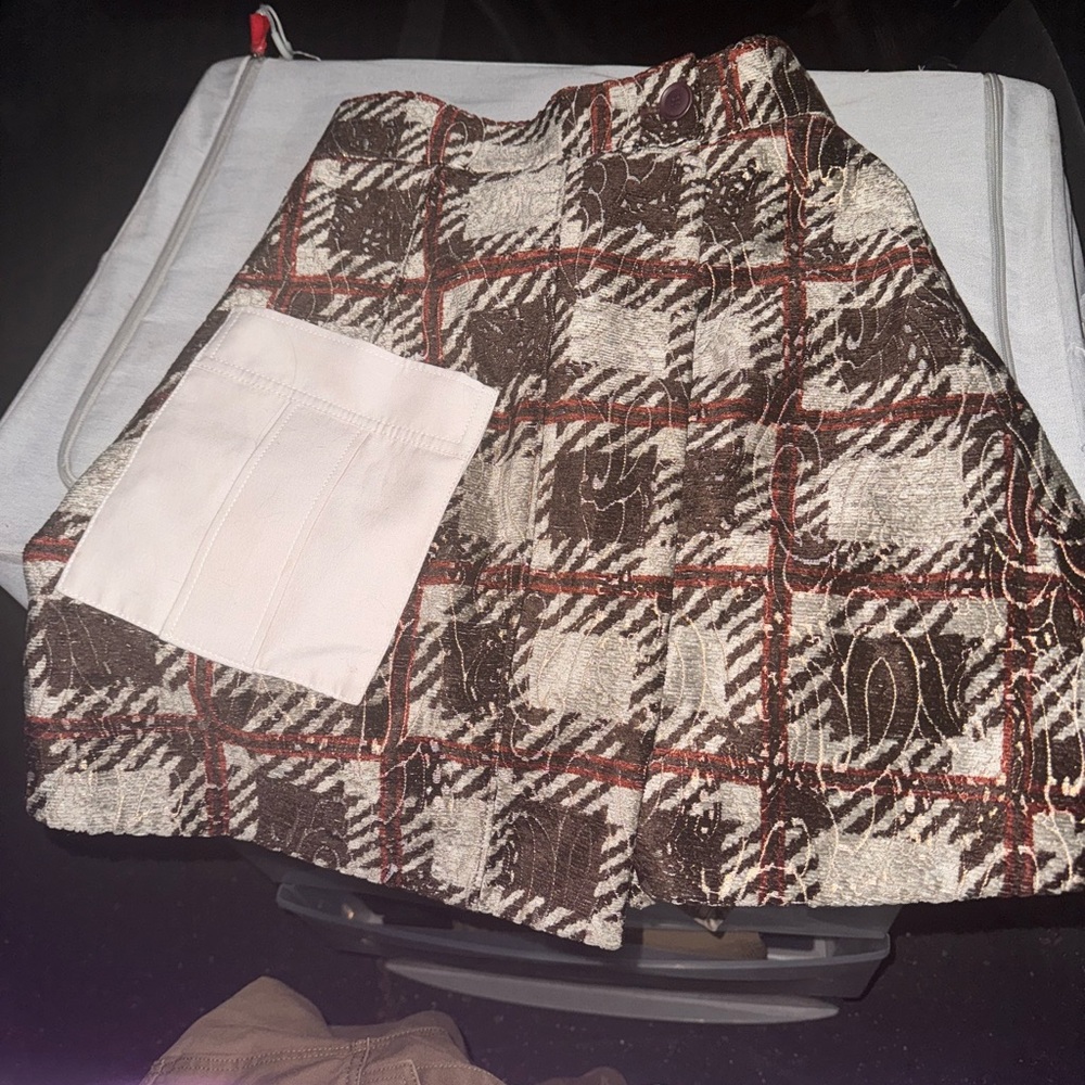 Louis Vuitton Black and Gold Patterned Fabric